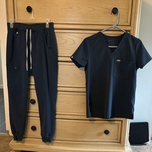 Figs Dark Harbor Scrub Set